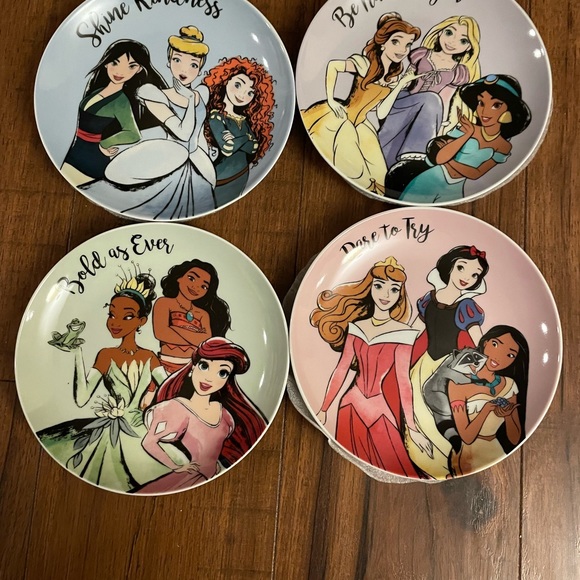 Disney Dining Disney Princesses Set 4 Appetizer Plates Poshmark